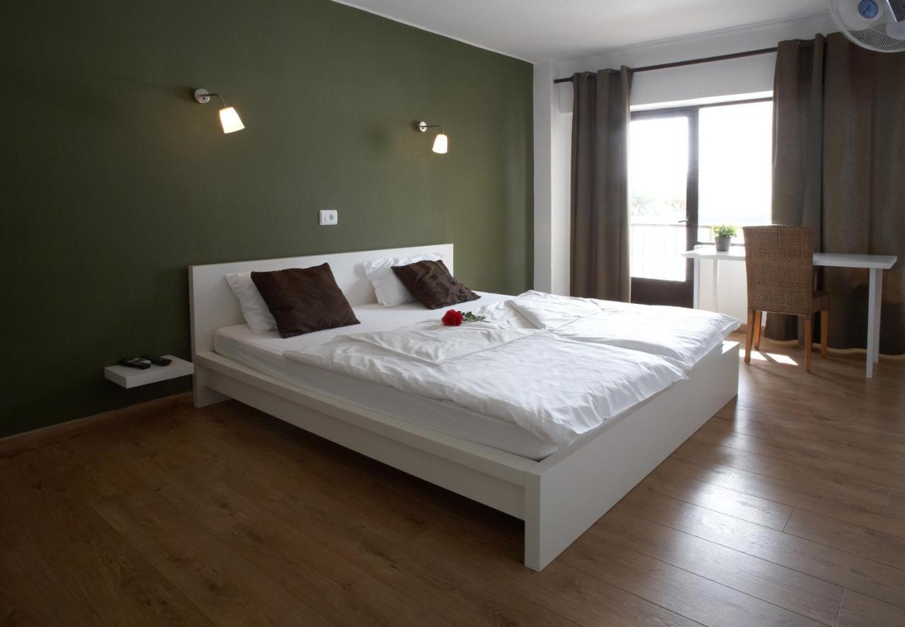 Seven Hostal Кала Миллор Номер фото